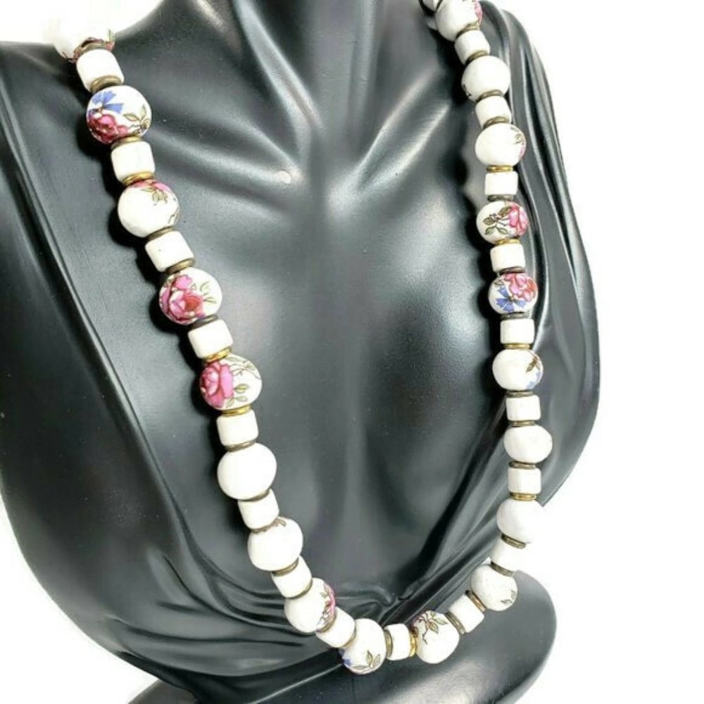 Vintage 60s Rose Flower Ceramic Necklace - Picture 3 of 8